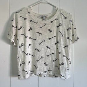 Forever 21 Crop T-shirt White with Black Keys, Size Small